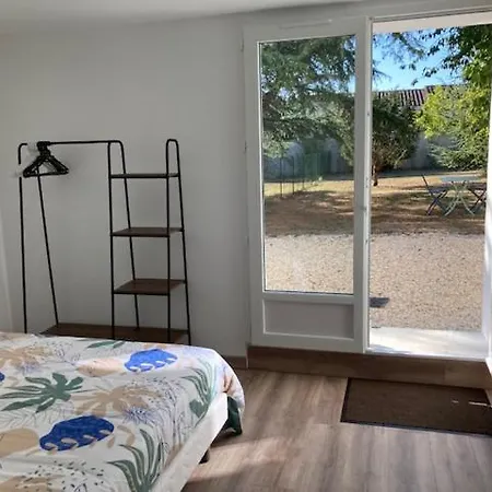 Apartment Studio Avec Jardin